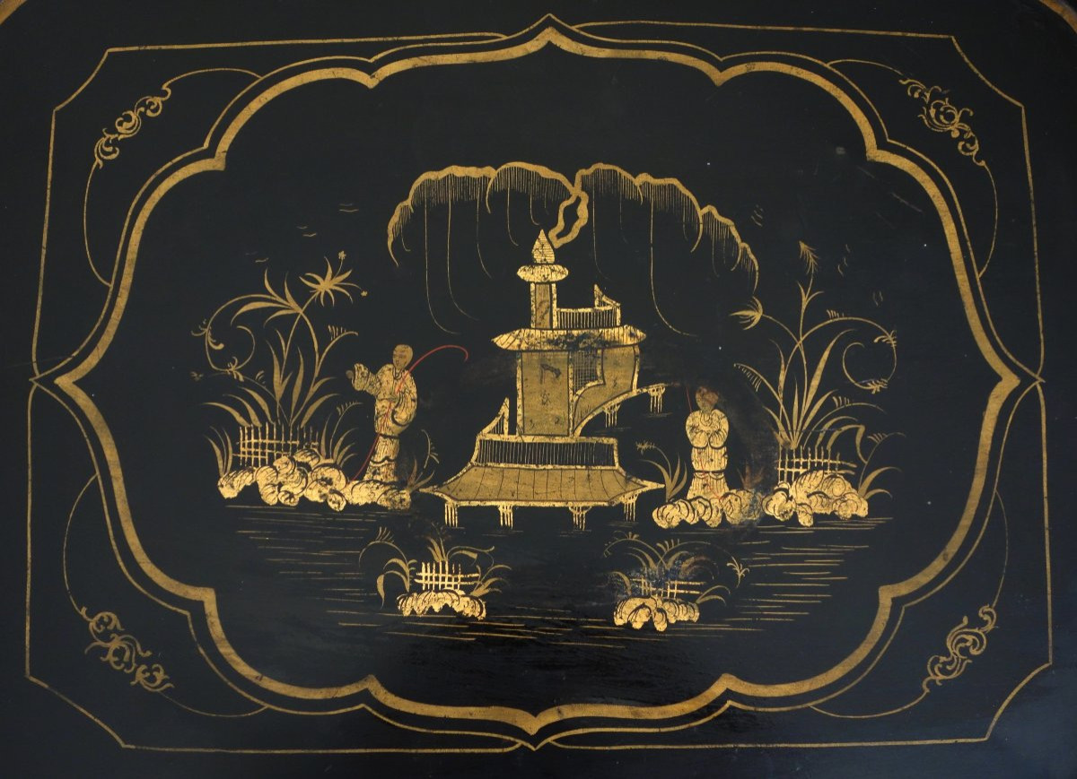 Grand plateau Napoléon III en tôle laquée de chinoiseries, monté table basse Madeleine Castaing-photo-2