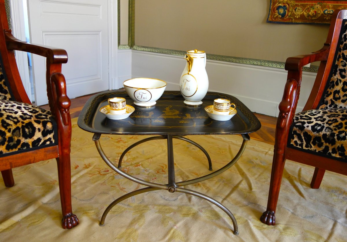 Grand plateau Napoléon III en tôle laquée de chinoiseries, monté table basse Madeleine Castaing-photo-4