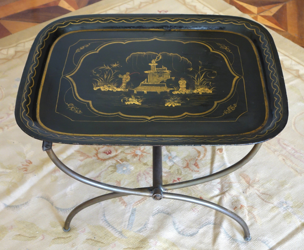 Grand plateau Napoléon III en tôle laquée de chinoiseries, monté table basse Madeleine Castaing