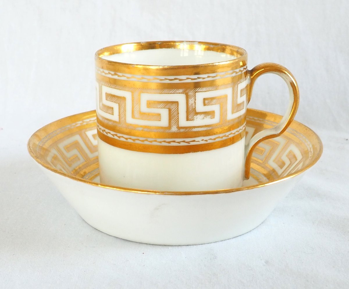 Dagoty attribu&eacute;e &agrave; - tasse litron d'&eacute;poque Empire - porcelaine blanche et or -photo-2