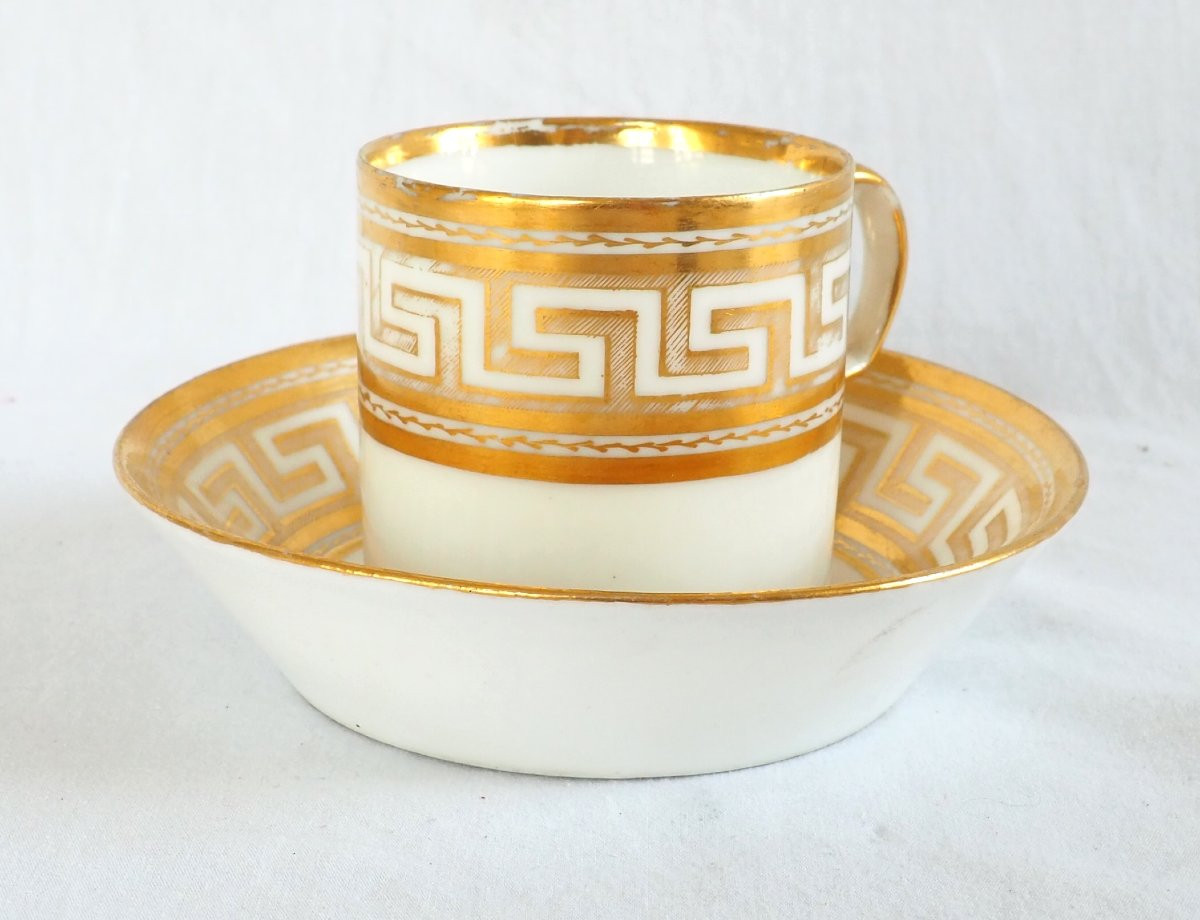 Dagoty attribu&eacute;e &agrave; - tasse litron d'&eacute;poque Empire - porcelaine blanche et or -photo-3