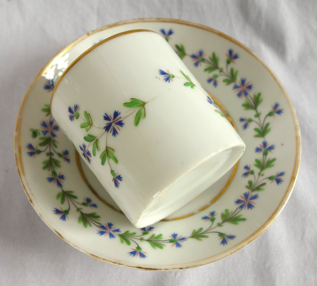 Manufacture de Locré, paire de Tasses à café litron en porcelaine, décor aux Barbeaux filets or-photo-1