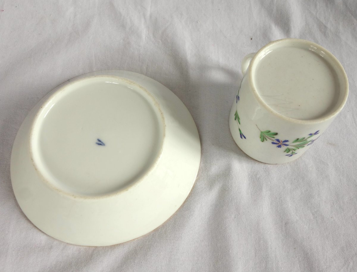 Manufacture de Locré, paire de Tasses à café litron en porcelaine, décor aux Barbeaux filets or-photo-2
