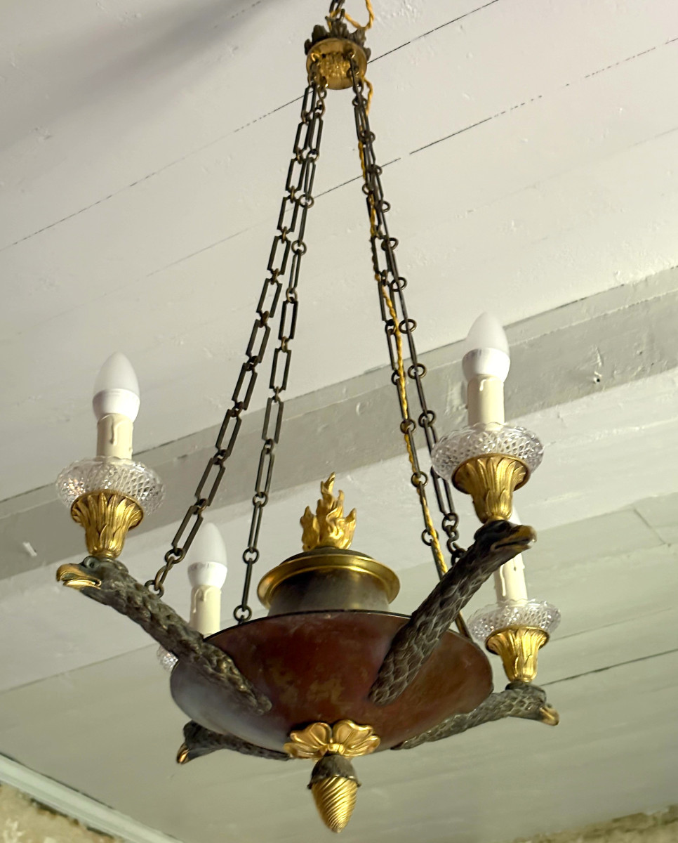 Lustre Empire aux aigles en bronze patiné et doré au mercure, époque début XIXe - 4 feux