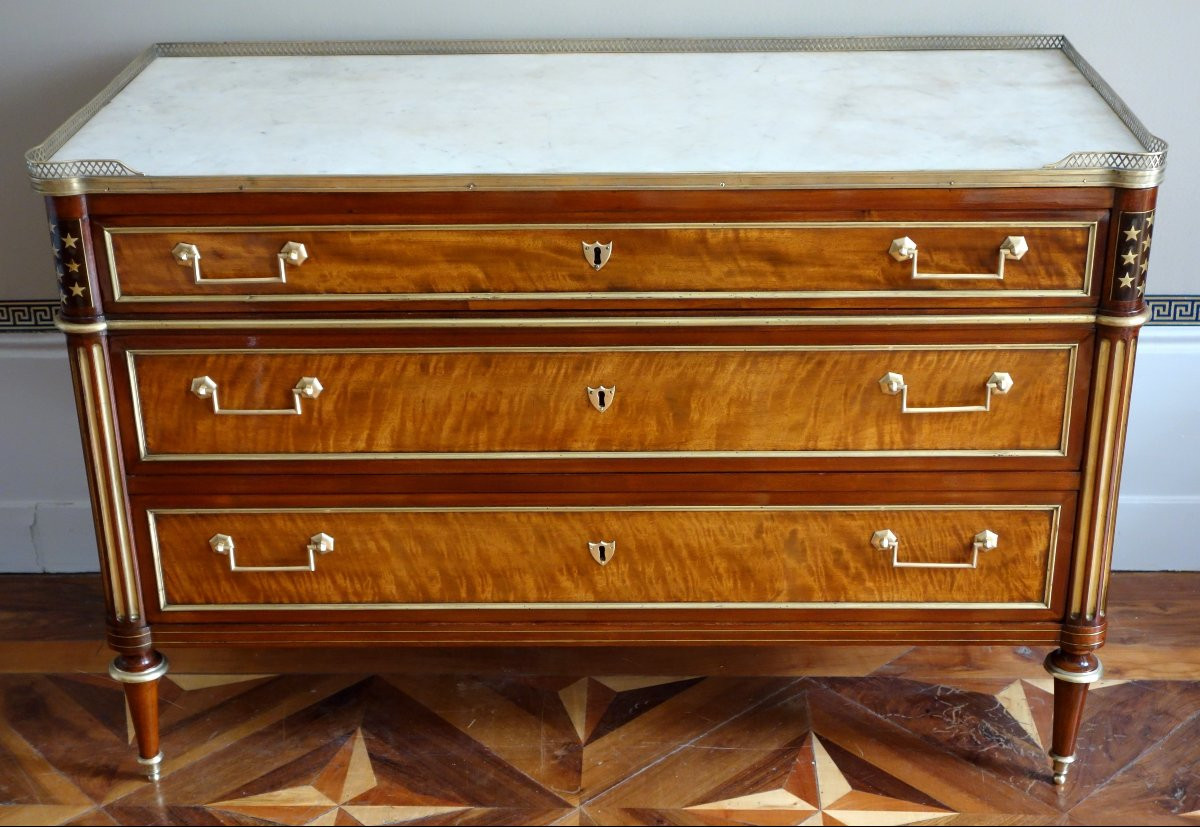 commode d'époque Directoire en plaquage de Citronnier et d'acajou - fin 18e siècle-photo-1