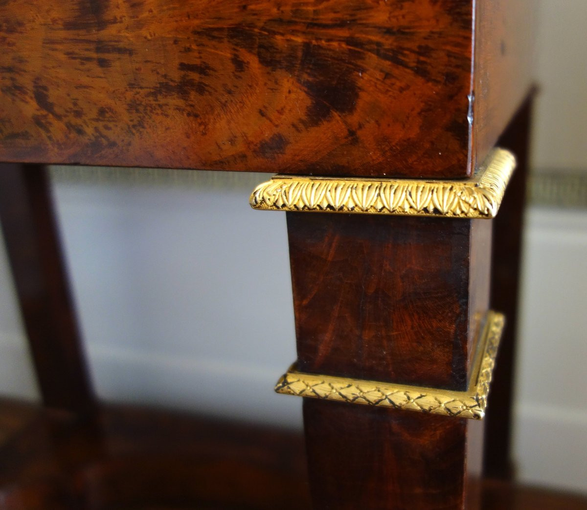 Bureau de milieu table à écrire cartonnier d'époque Empire en acajou et bronze doré-photo-5