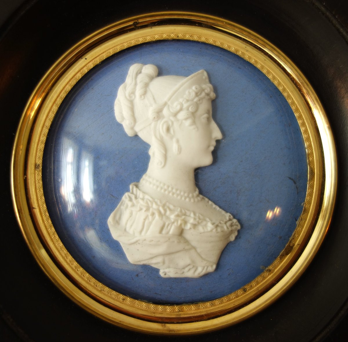 Sèvres : portrait miniature  Royaliste de la Duchesse d'Angoulême en biscuit façon Wedgwood-photo-3