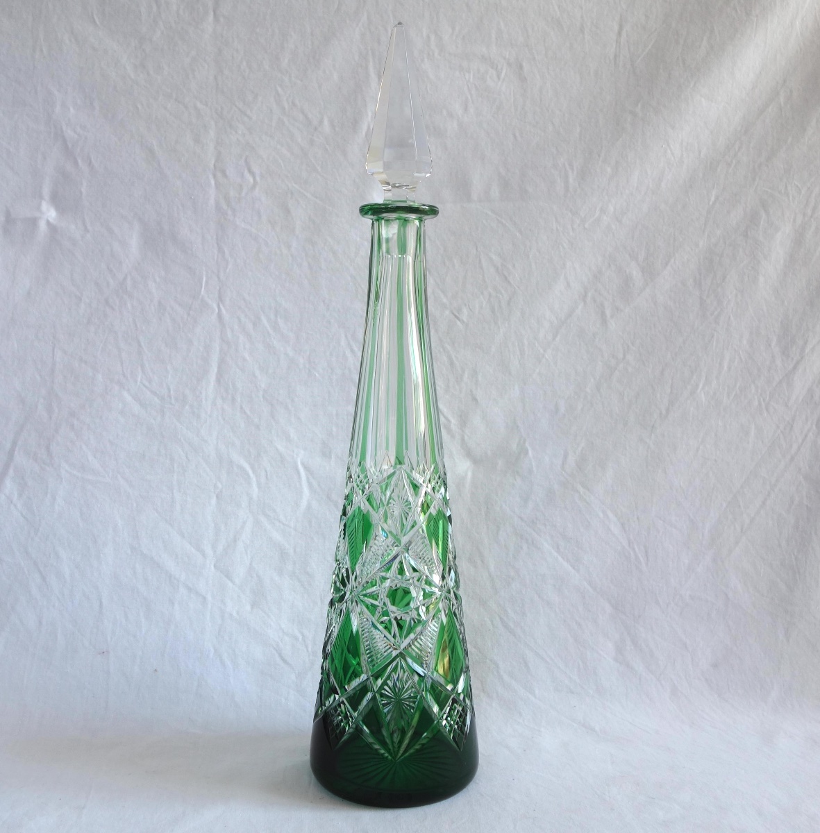Baccarat: Rhine Wine Decanter In Green Overlay Crystal, Lagny Model - 42cm