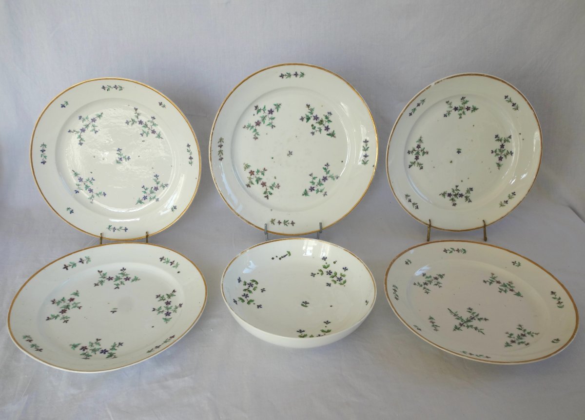 Service de table en porcelaine de Paris 18e aux Barbeaux - 58 pièces - marque de chateau au dos-photo-2
