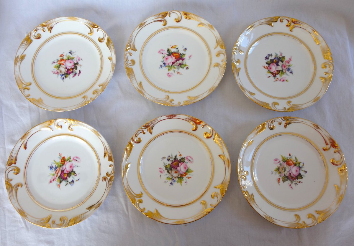   Service à dessert : 12 assiettes et 4 plats en porcelaine de Paris à décor fleuri - vers 1840-photo-4