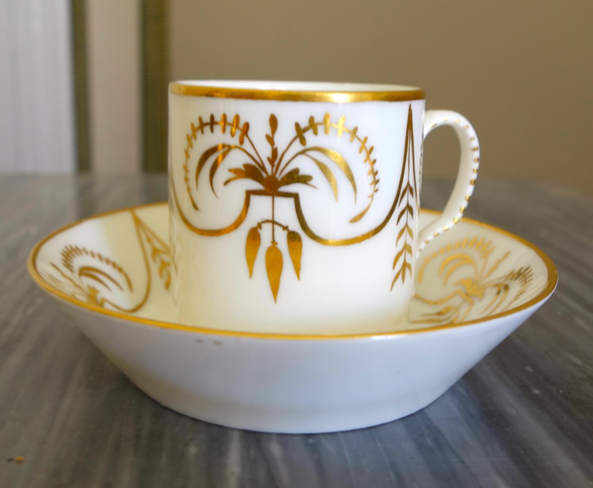 Vintage "litron" Cup From The Consulate Period, Attributed To Darte—white And Gold Porcelain-photo-2