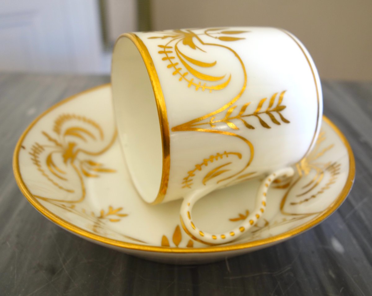 Vintage "litron" Cup From The Consulate Period, Attributed To Darte—white And Gold Porcelain-photo-3