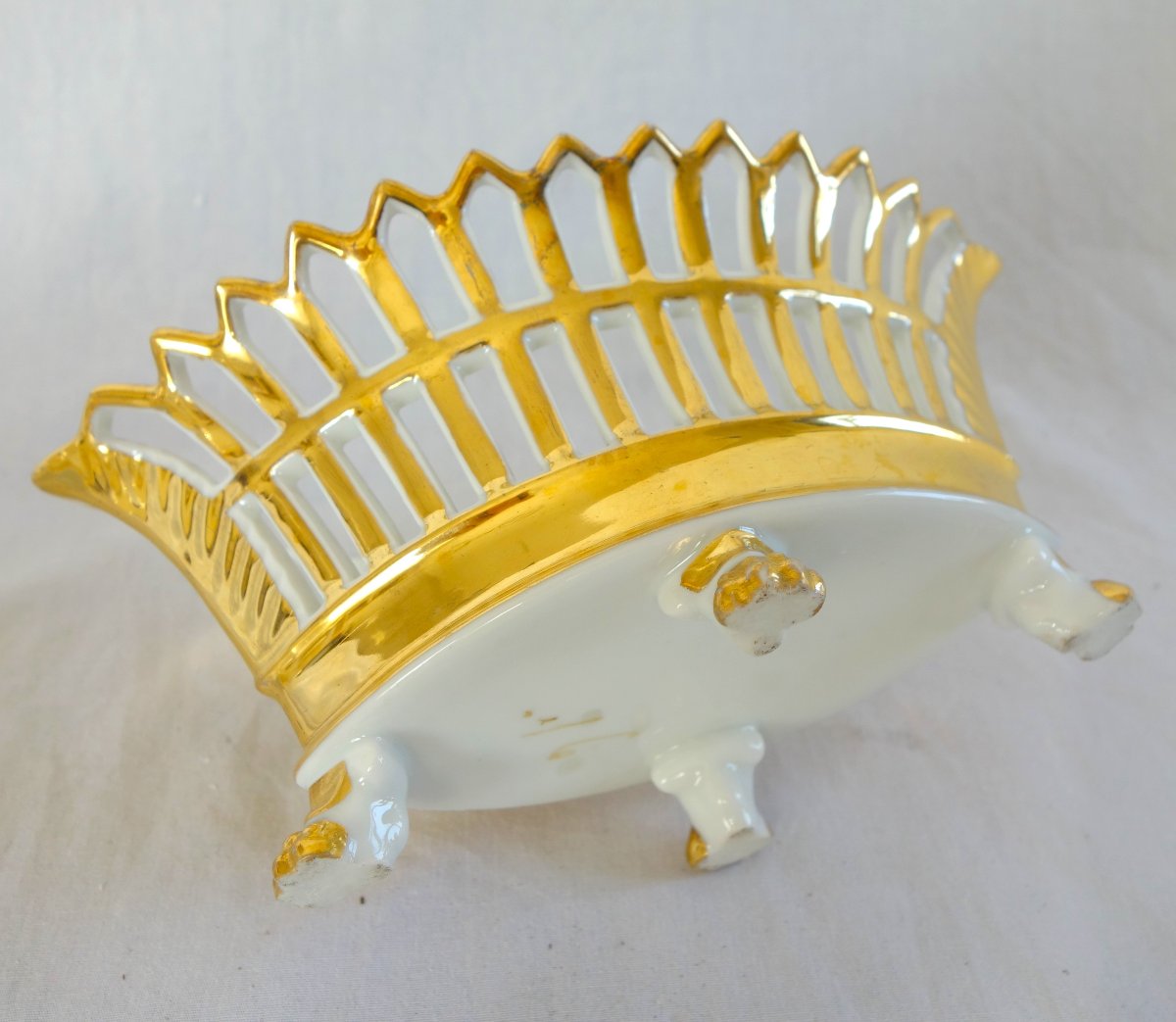 Openwork, Teardrop-shaped Bowl, Paris Porcelain Gilded With Gold, Empire/restoration Period-photo-2
