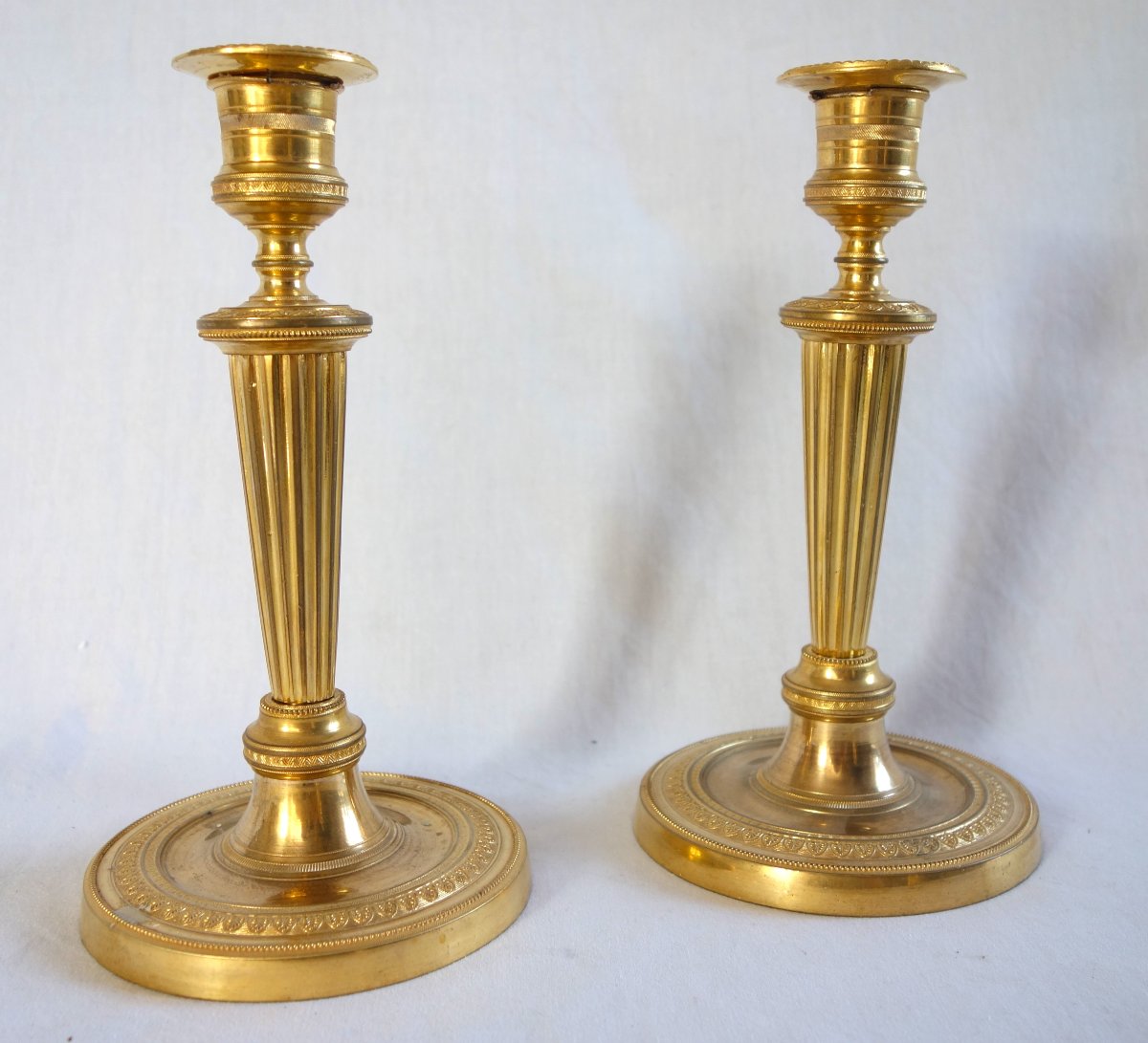 Pair Of Louis XVI Empire-style Candlesticks, Circa 1800, Made Of Chiseled Bronze Gilded With Fine Gold—19 Cm-photo-2