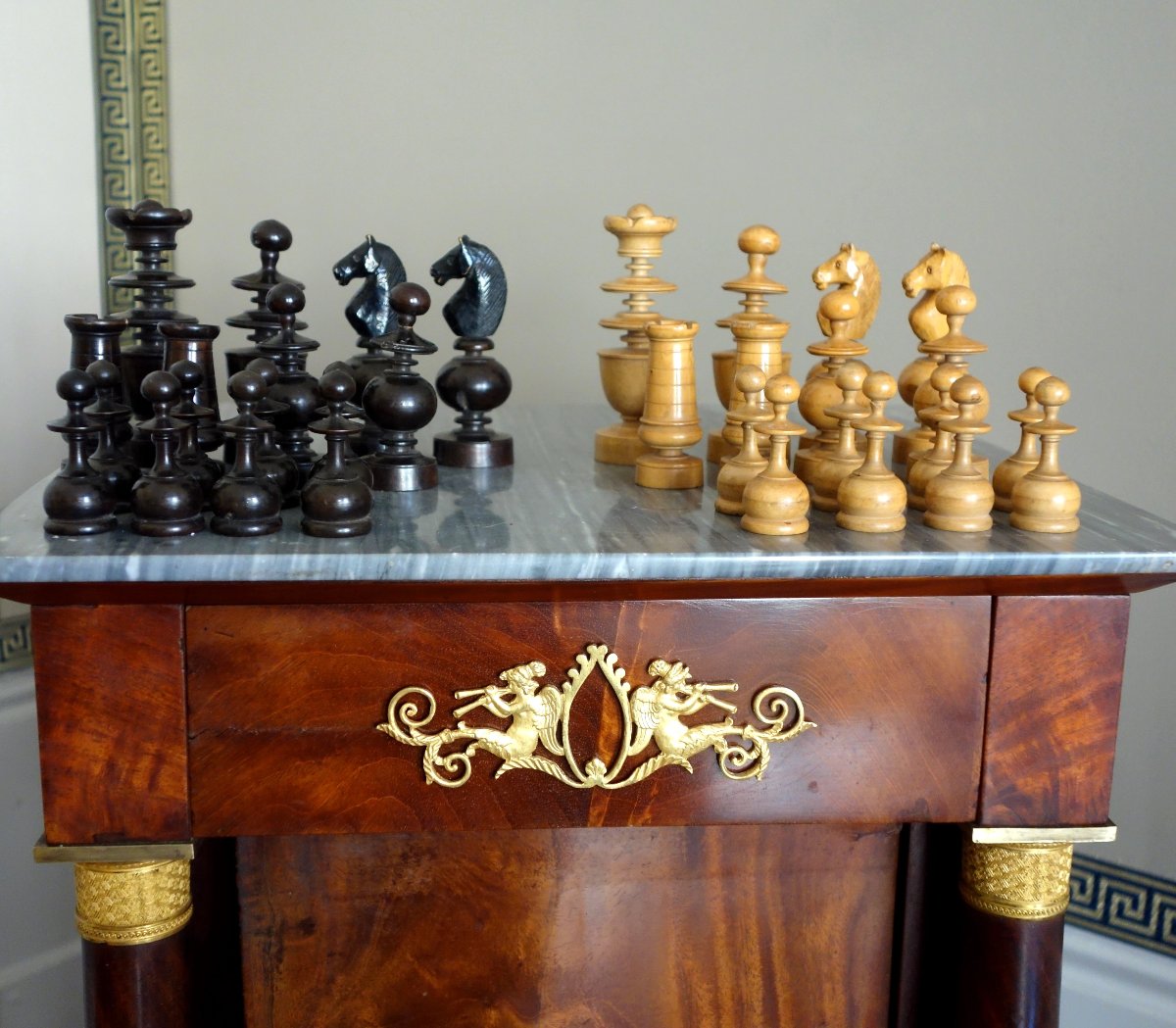 Jeu d'echecs d'époque début 19e en buis tourné et sculpté - idéal complément table tric trac