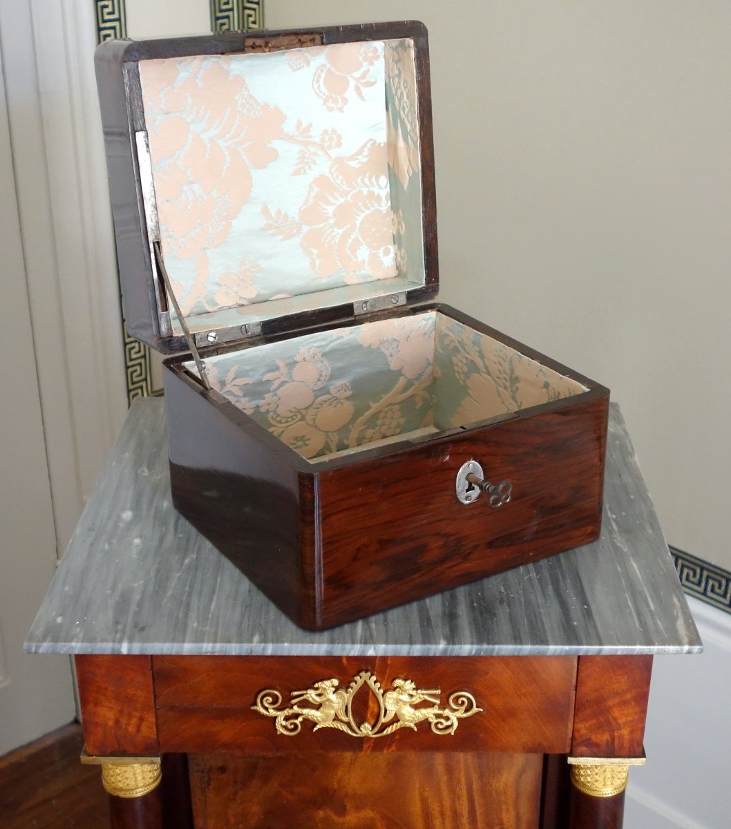 Coffret de voyage d'époque Louis XV en marqueterie de bois de violette - Croix de Malte-photo-2