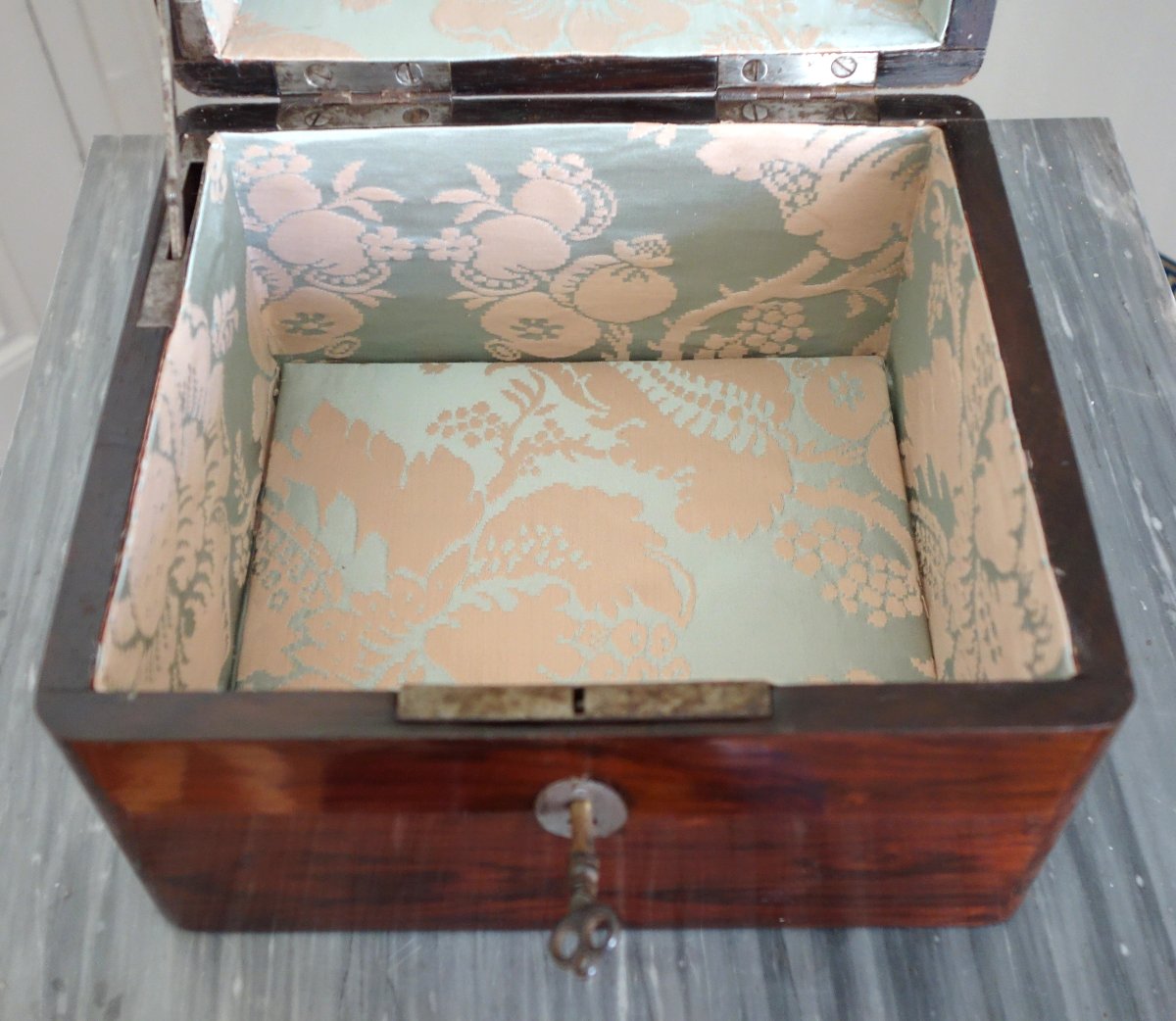 Coffret de voyage d'époque Louis XV en marqueterie de bois de violette - Croix de Malte-photo-4
