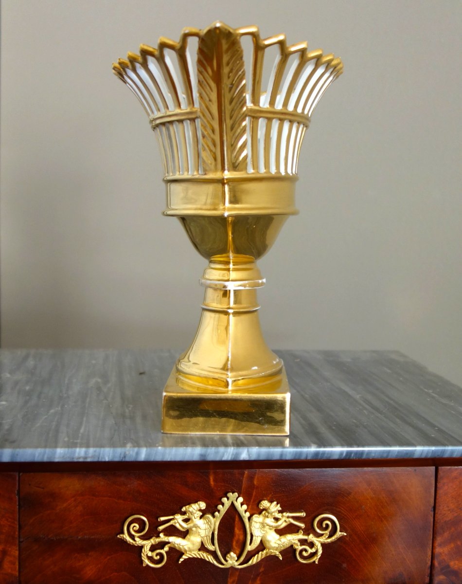 Coupe ajourée de forme navette, porcelaine de Paris dorée à l'or, époque Empire / Restauration-photo-2