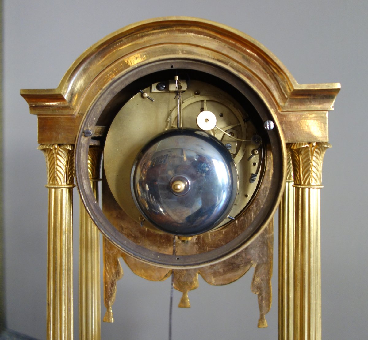 Pendule Forme Architecturale en bronze doré au mercure par Bachelard à Paris - époque Empire-photo-6