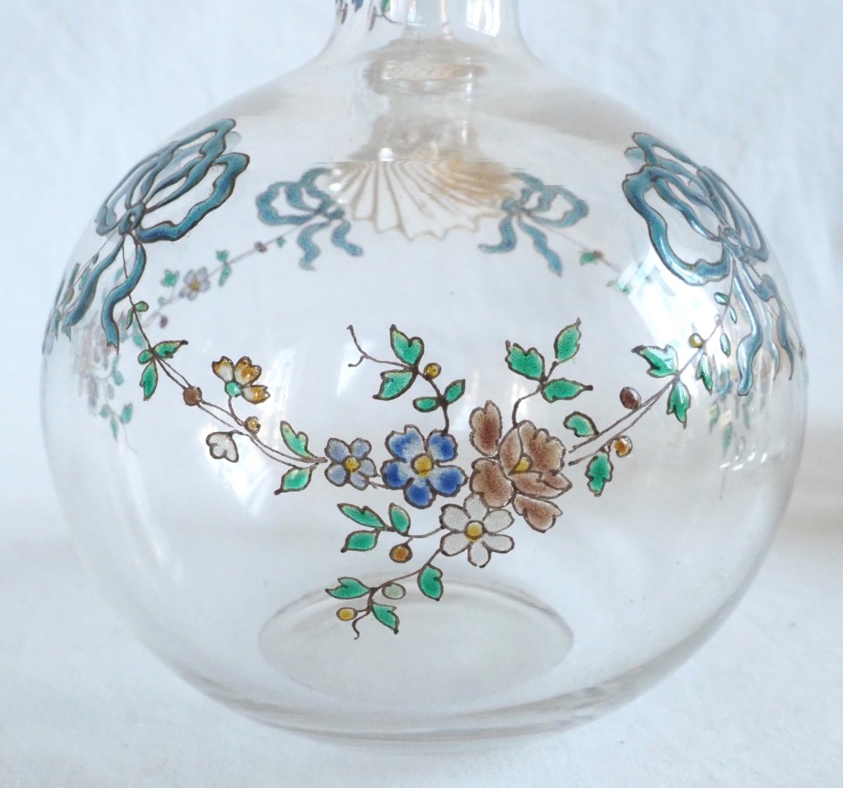 Baccarat : carafe à liqueur en cristal emaillé et doré de style Louis XVI - catalogue 1907-photo-6