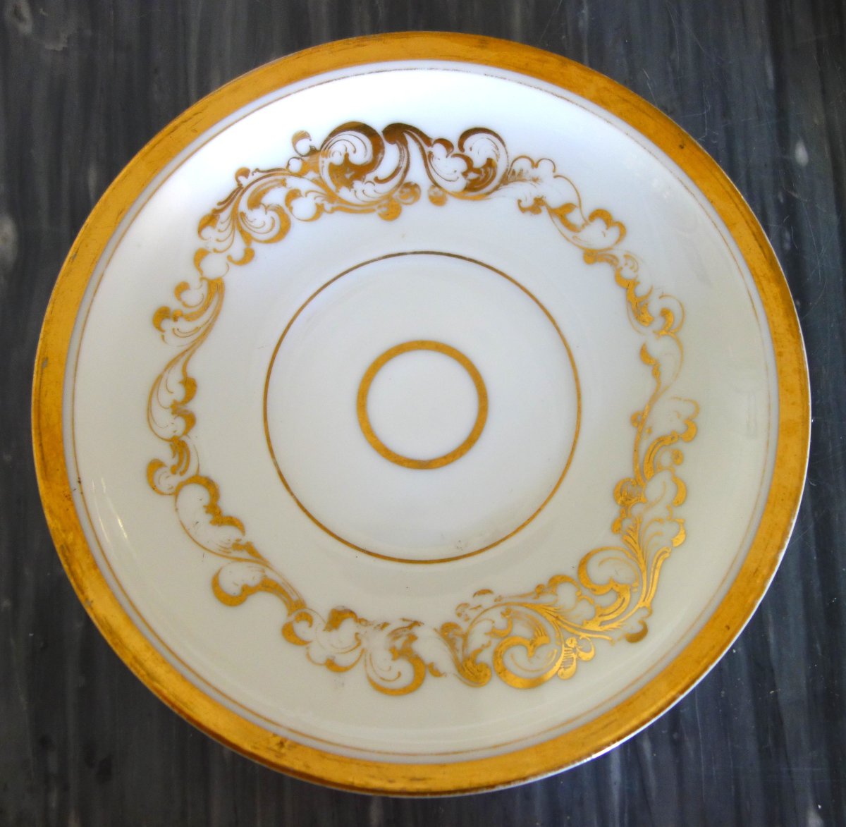 Bouillon en porcelaine de Paris blanc et Or vers 1850-photo-1