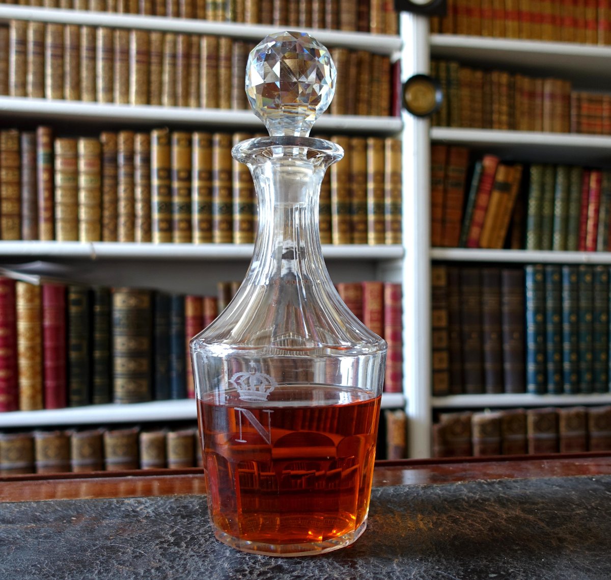 Baccarat : carafe à Cognac ou Whisky cristal du service Impérial : N & couronne de Napoleon III