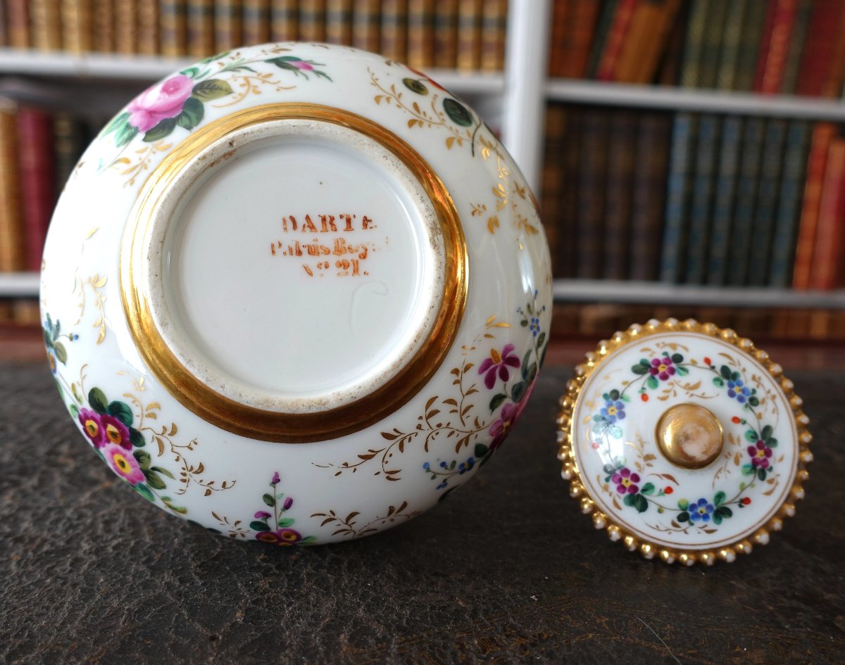 Darte - Porcelain Bottle With Polychrome And Gold Decoration From The Charles X Period - Signed-photo-3