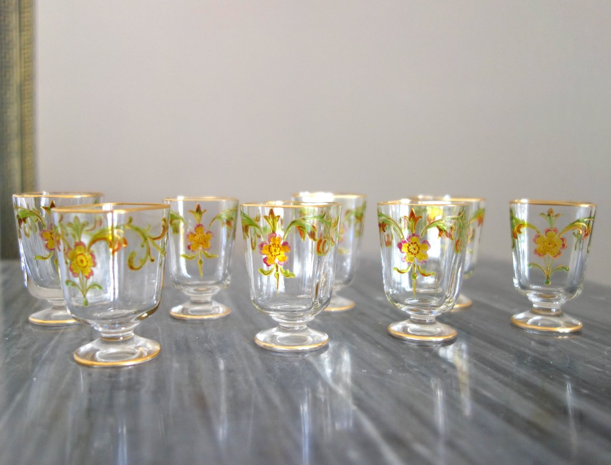 Baccarat : suite de 8 verres à liqueur en cristal doré et émaillé - modèle églantier-photo-2