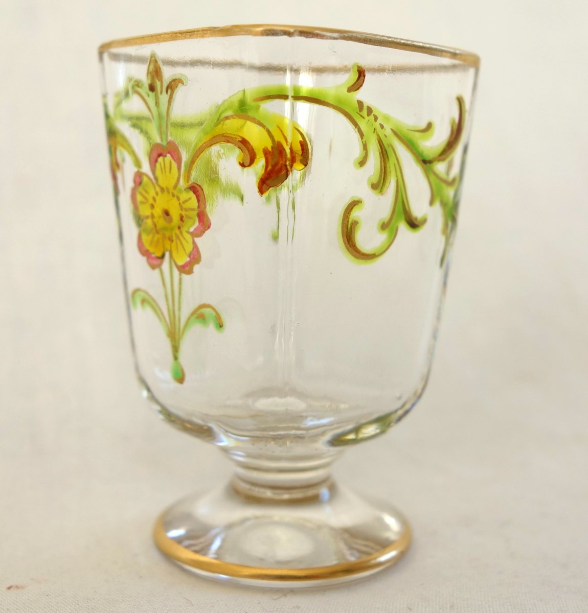 Baccarat : suite de 8 verres à liqueur en cristal doré et émaillé - modèle églantier-photo-5
