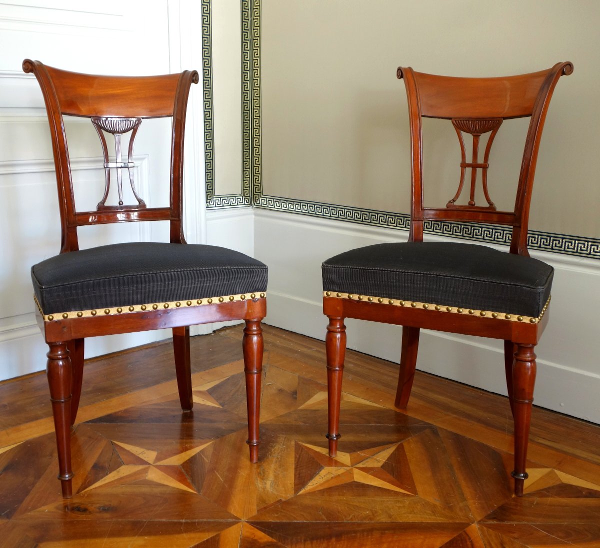 Jean Baptiste Demay - paire de chaises d'époque Directoire en acajou recouvertes de crin cheval
