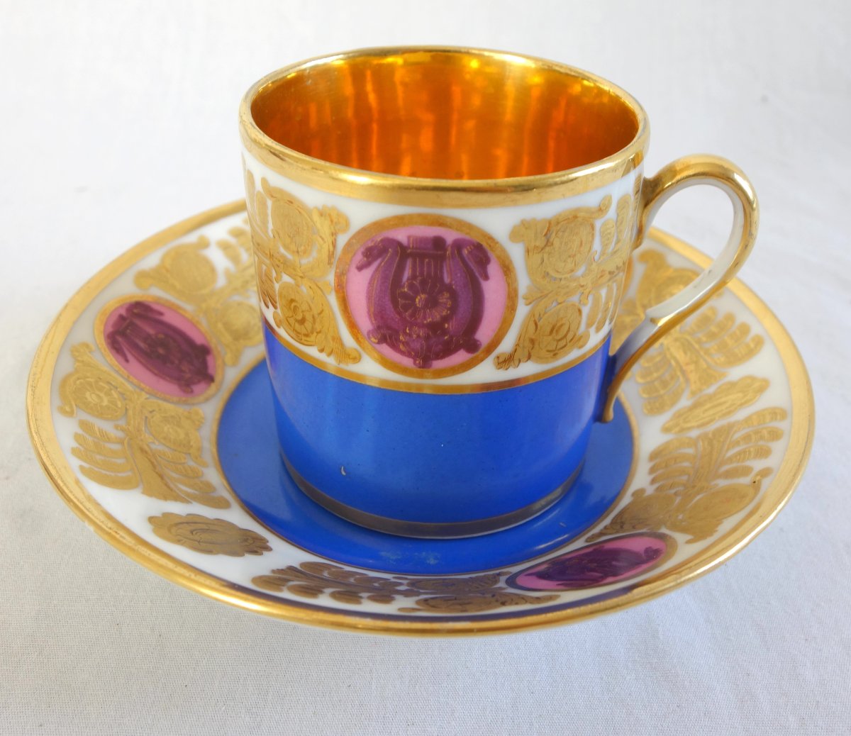 Manufacture Feuillet - Gilt Porcelain Coffee Cup - Circa 1820 - Signed