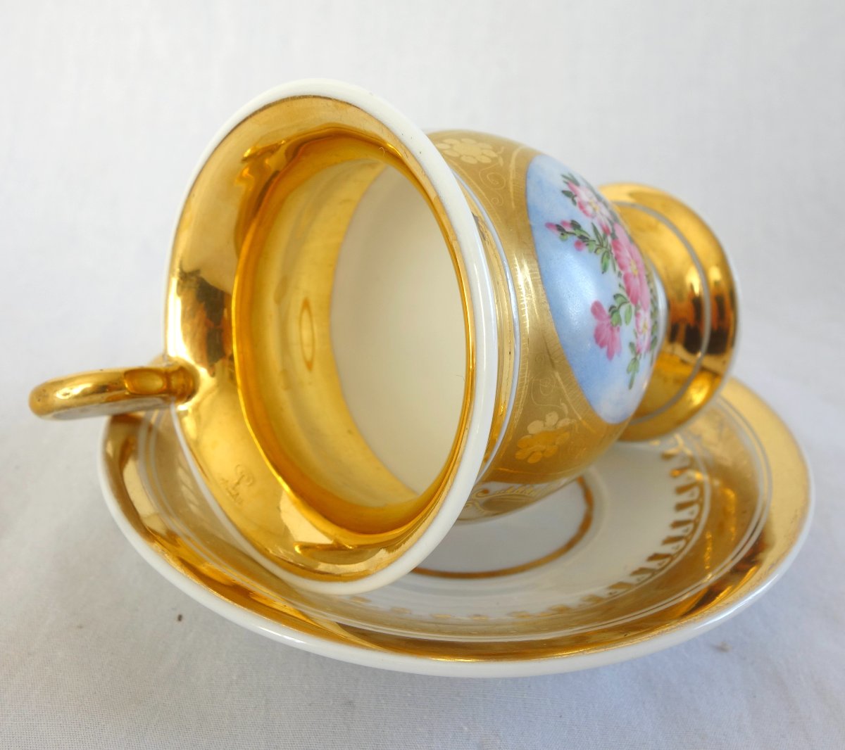 Oval Paris Porcelain Coffee Cup With Rich Floral And Gold Decoration From The Charles X Period—1820-photo-6