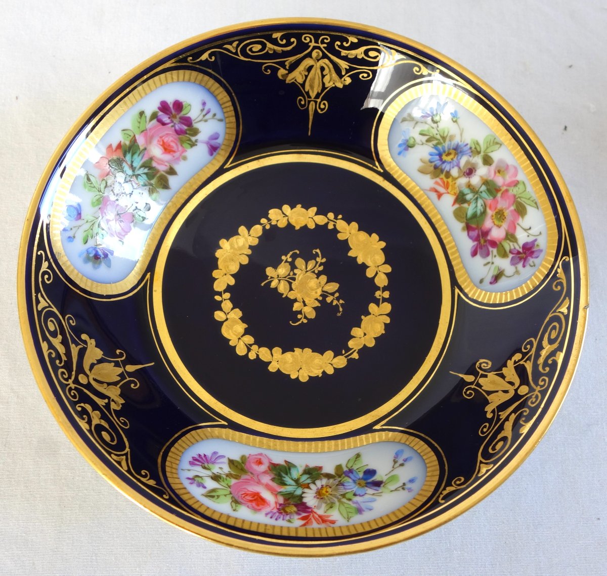 Sèvres Porcelain Manufactory: 18th-century "litron" Coffee Cup—polychrome And Gold Decoration-photo-1