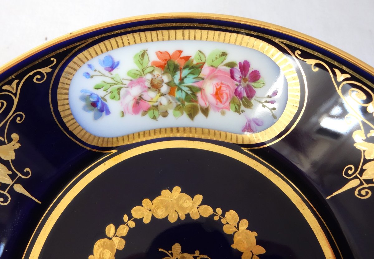 Sèvres Porcelain Manufactory: 18th-century "litron" Coffee Cup—polychrome And Gold Decoration-photo-3