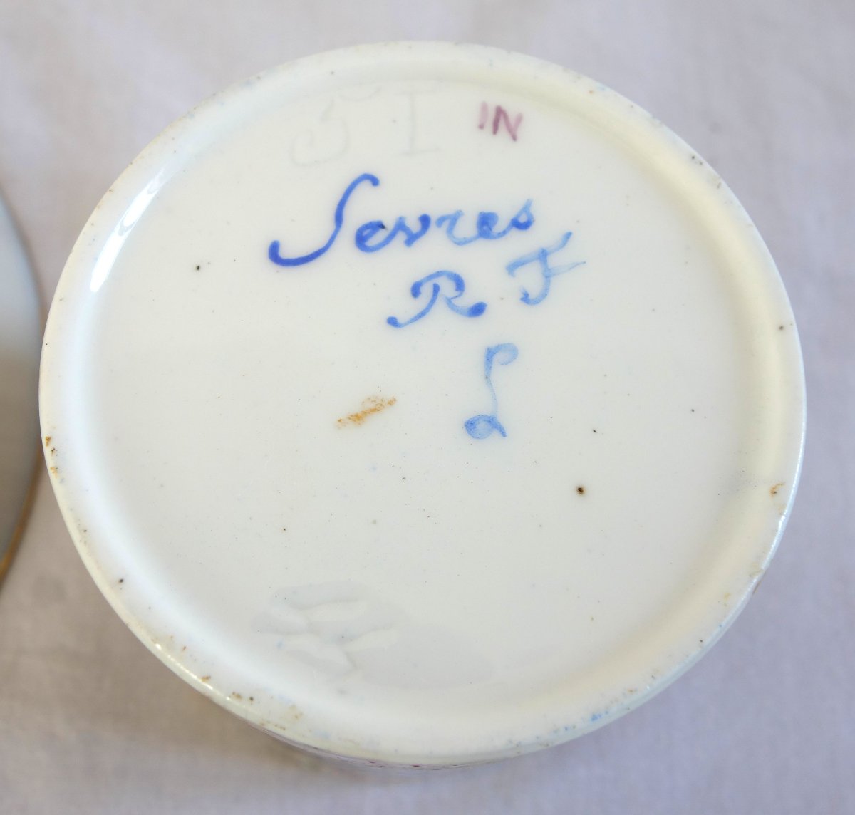 Sèvres Porcelain Manufactory: 18th-century "litron" Coffee Cup—polychrome And Gold Decoration-photo-8