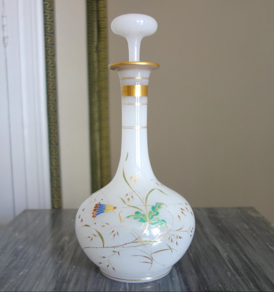 Baccarat Crystal: Opaline Wine Decanter With Japanese-inspired Enamel And Gold Decoration-photo-2