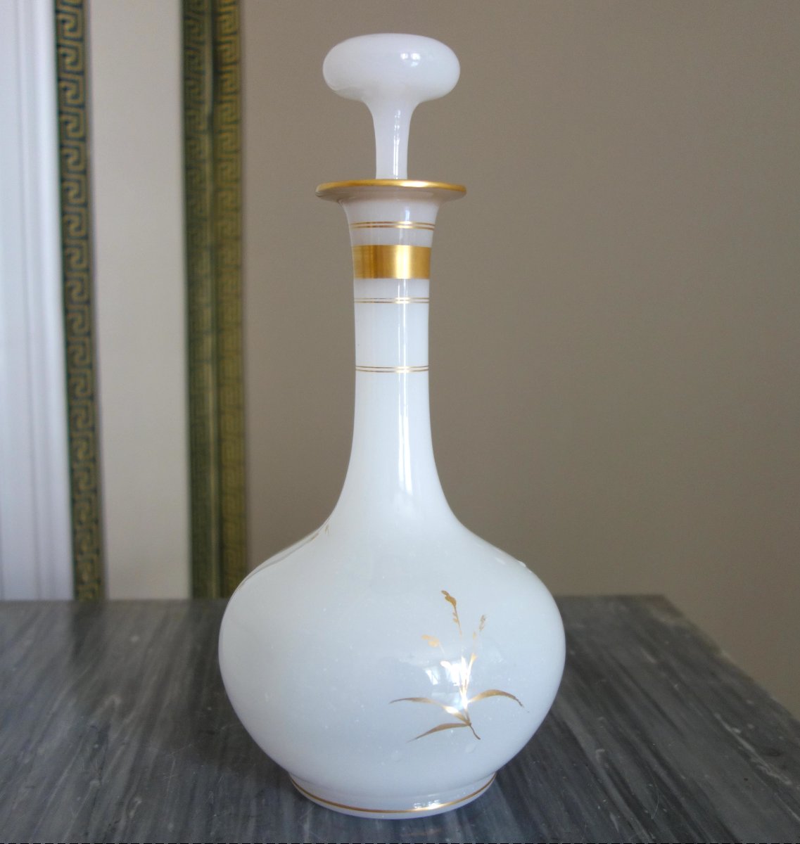 Baccarat Crystal: Opaline Wine Decanter With Japanese-inspired Enamel And Gold Decoration-photo-1