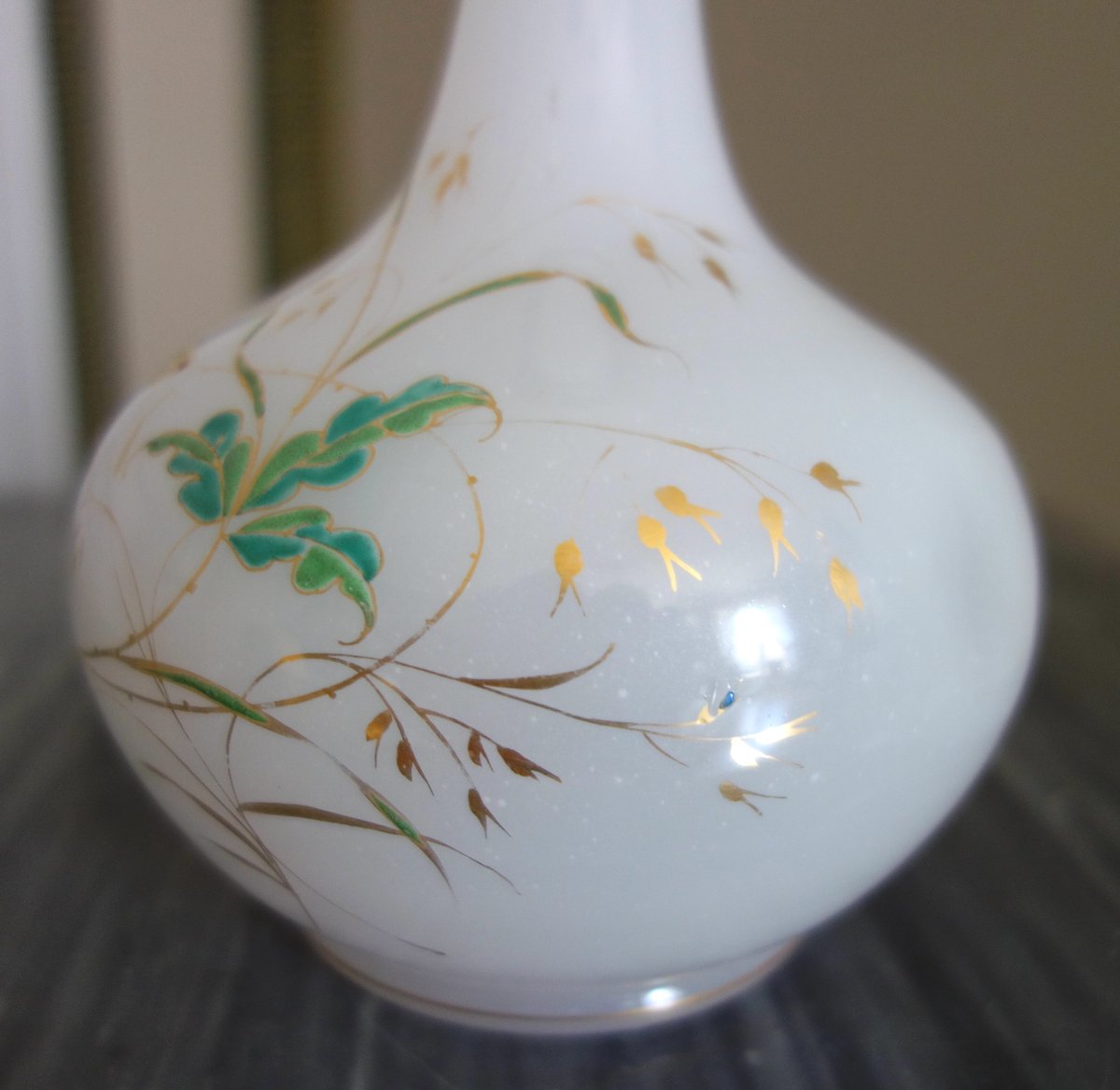 Baccarat Crystal: Opaline Wine Decanter With Japanese-inspired Enamel And Gold Decoration-photo-5