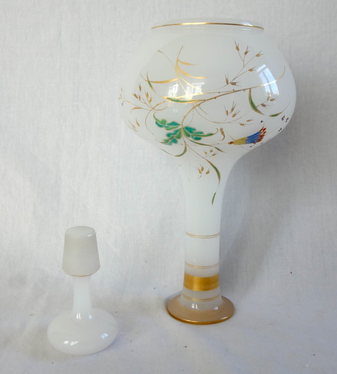 Baccarat Crystal: Opaline Wine Decanter With Japanese-inspired Enamel And Gold Decoration-photo-7