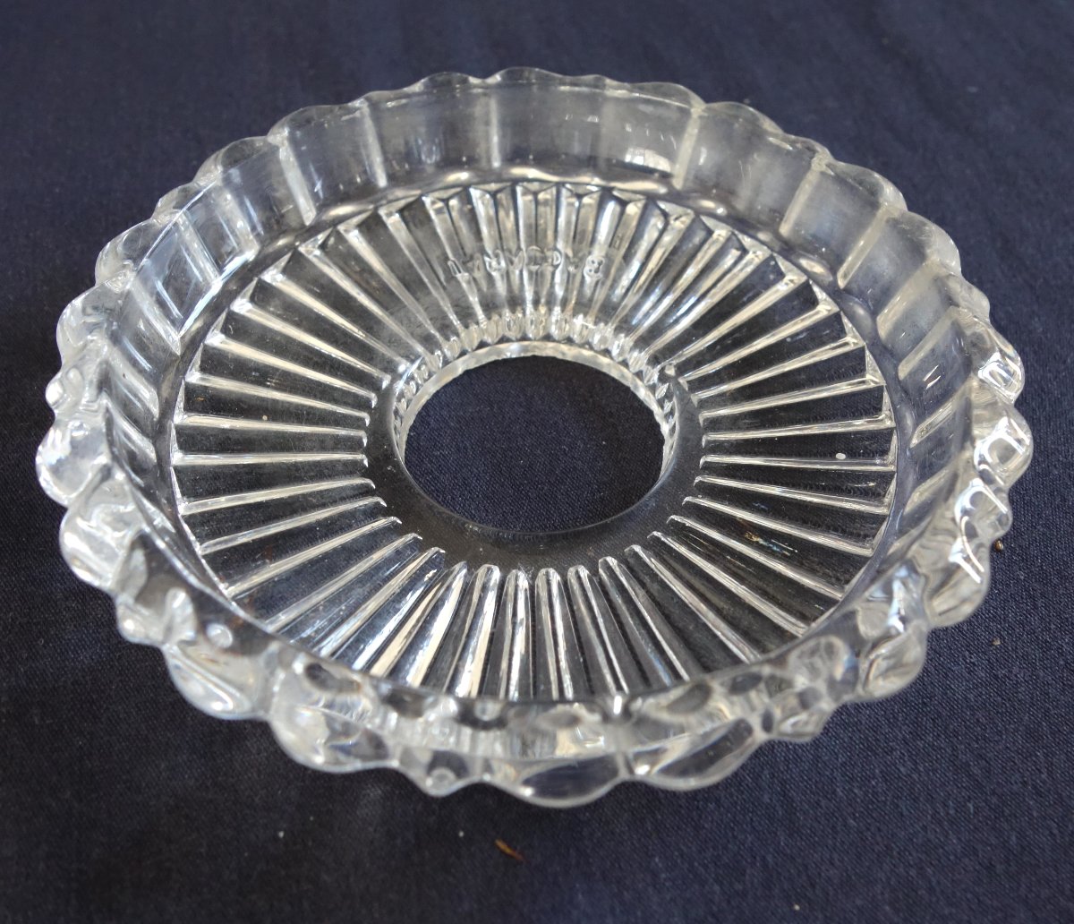 Baccarat : suite de 8 bobèches de lustre de style Louis XVI en cristal - signées - 19e siècle-photo-1