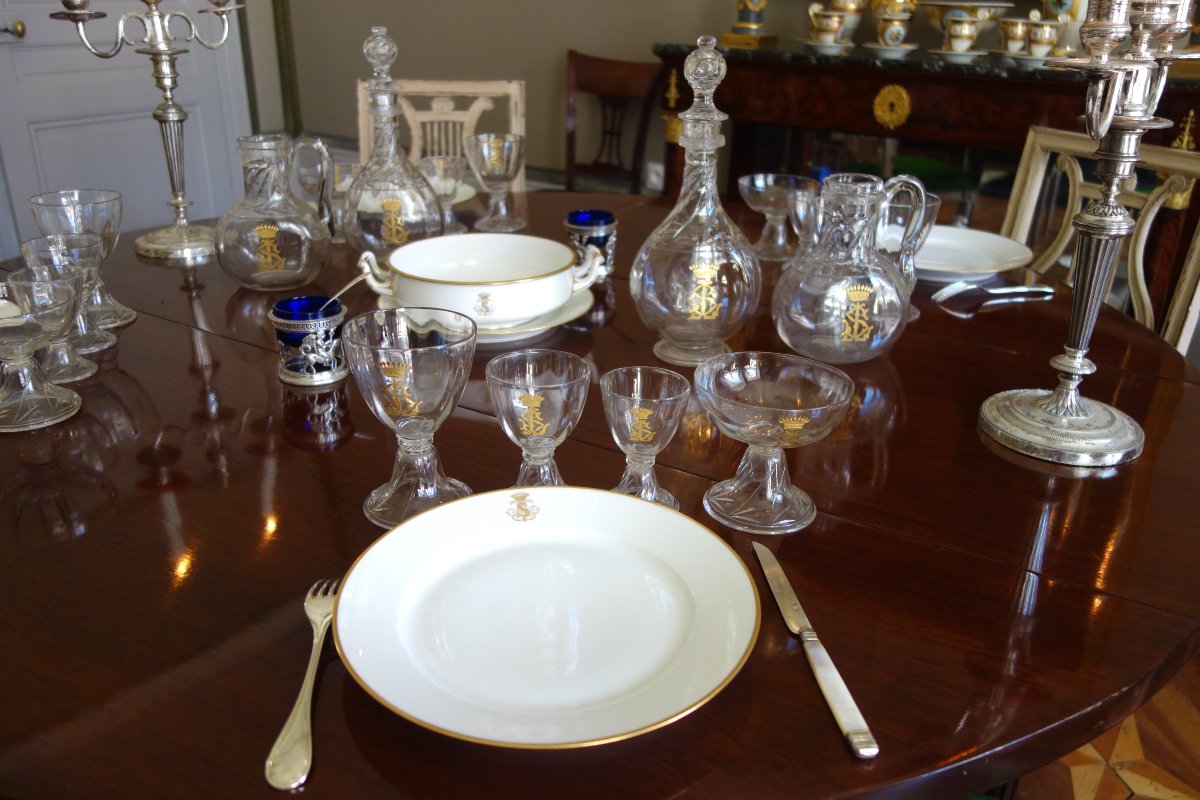 Sèvres - 6 assiettes de table en porcelaine à couronne de Comte, signées datées 1868-photo-8