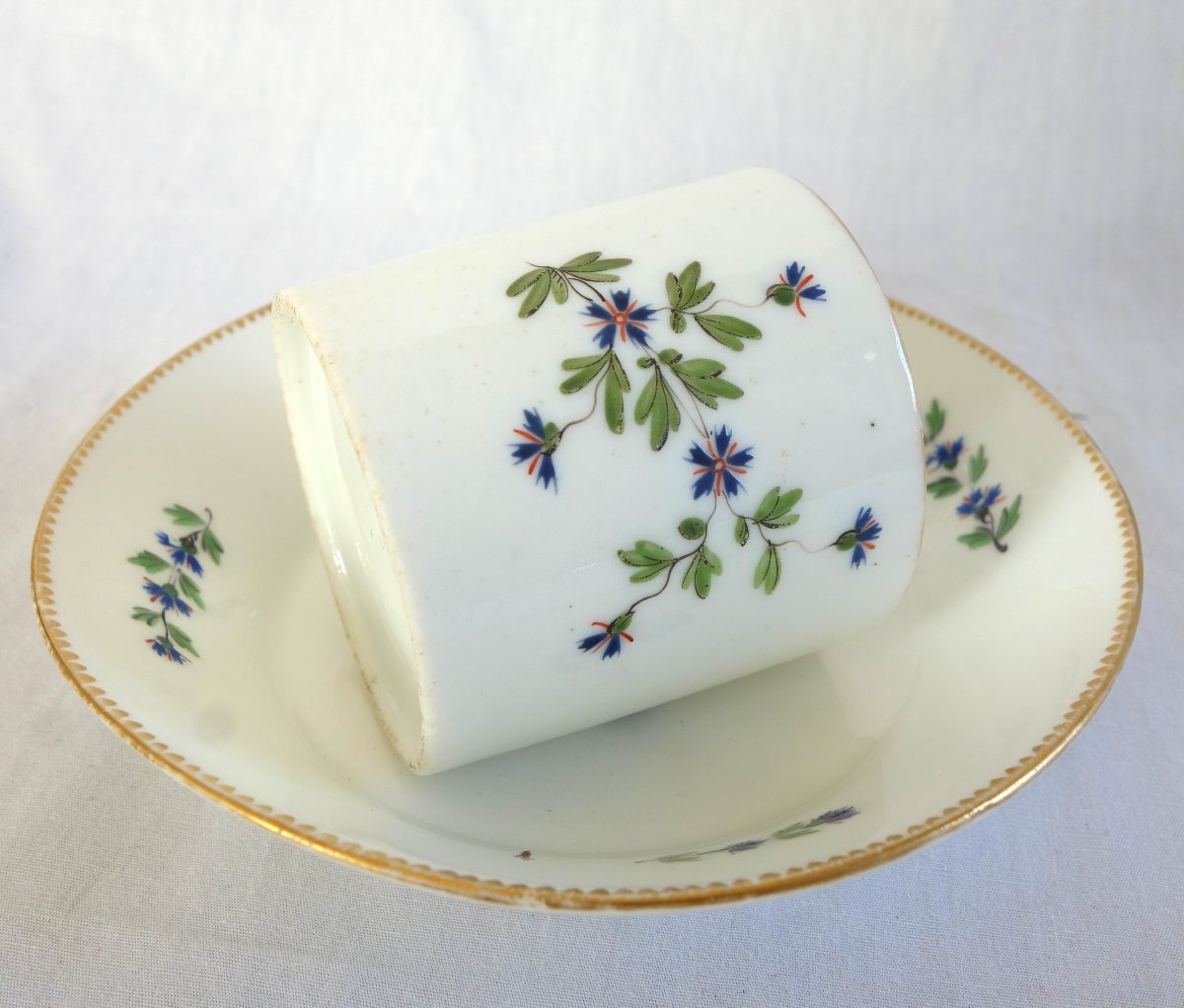 Manufacture du Duc d'Angoulême - Tasse litron aux Barbeaux en porcelaine XVIIIe signée-photo-2
