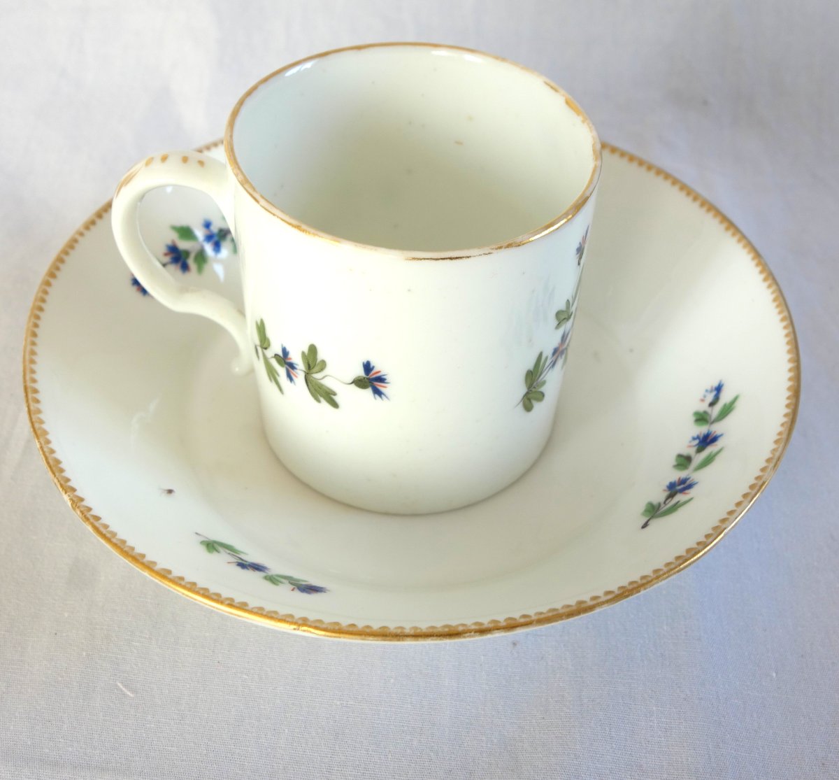 Manufacture du Duc d'Angoulême - Tasse litron aux Barbeaux en porcelaine XVIIIe signée-photo-1