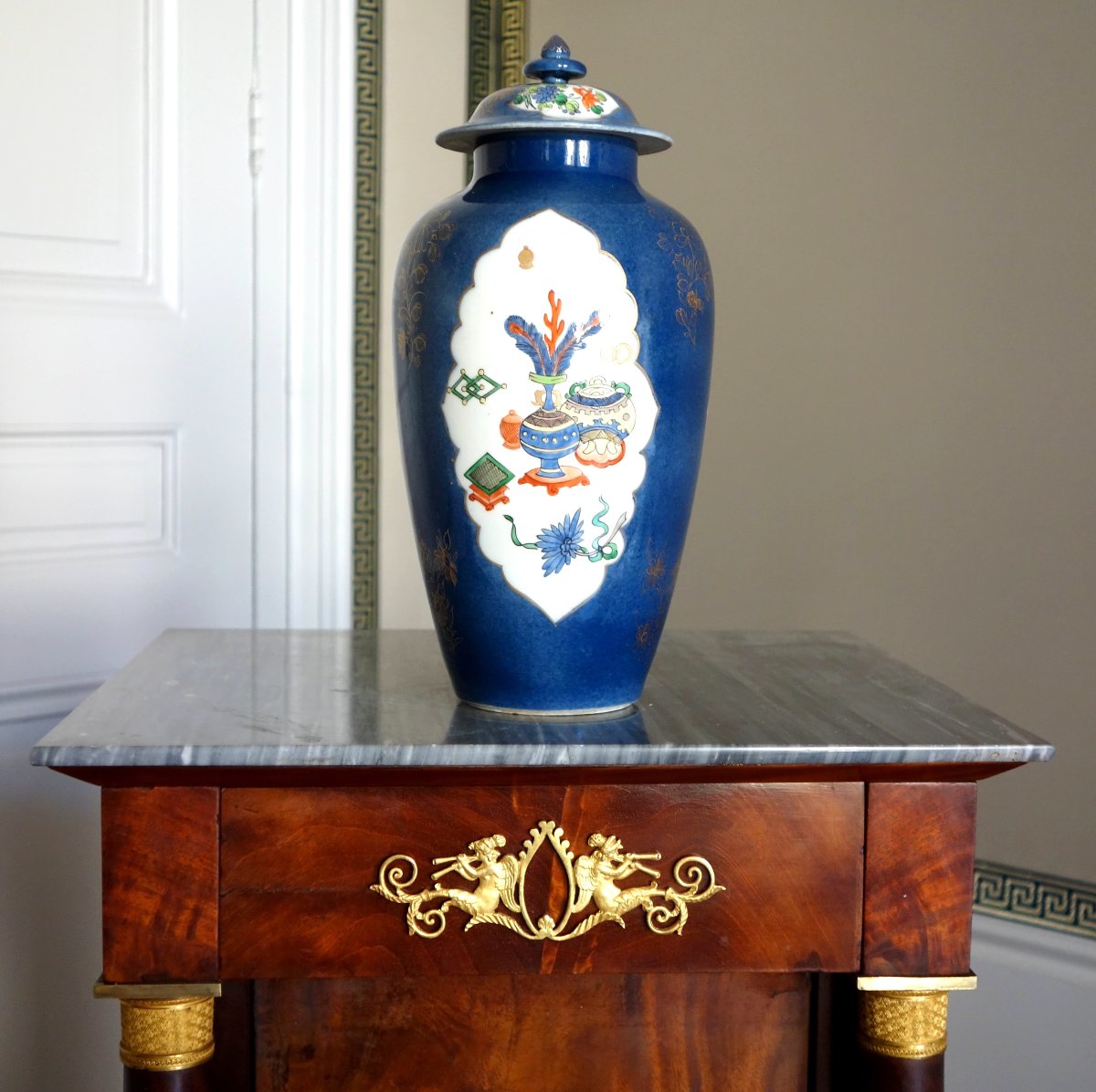 Chine famille rose sur fond bleu - Potiche en porcelaine  début XXe siècle - 29cm-photo-2