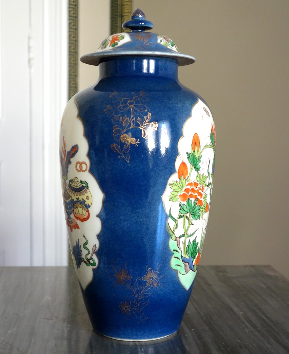 Chine famille rose sur fond bleu - Potiche en porcelaine  début XXe siècle - 29cm-photo-3