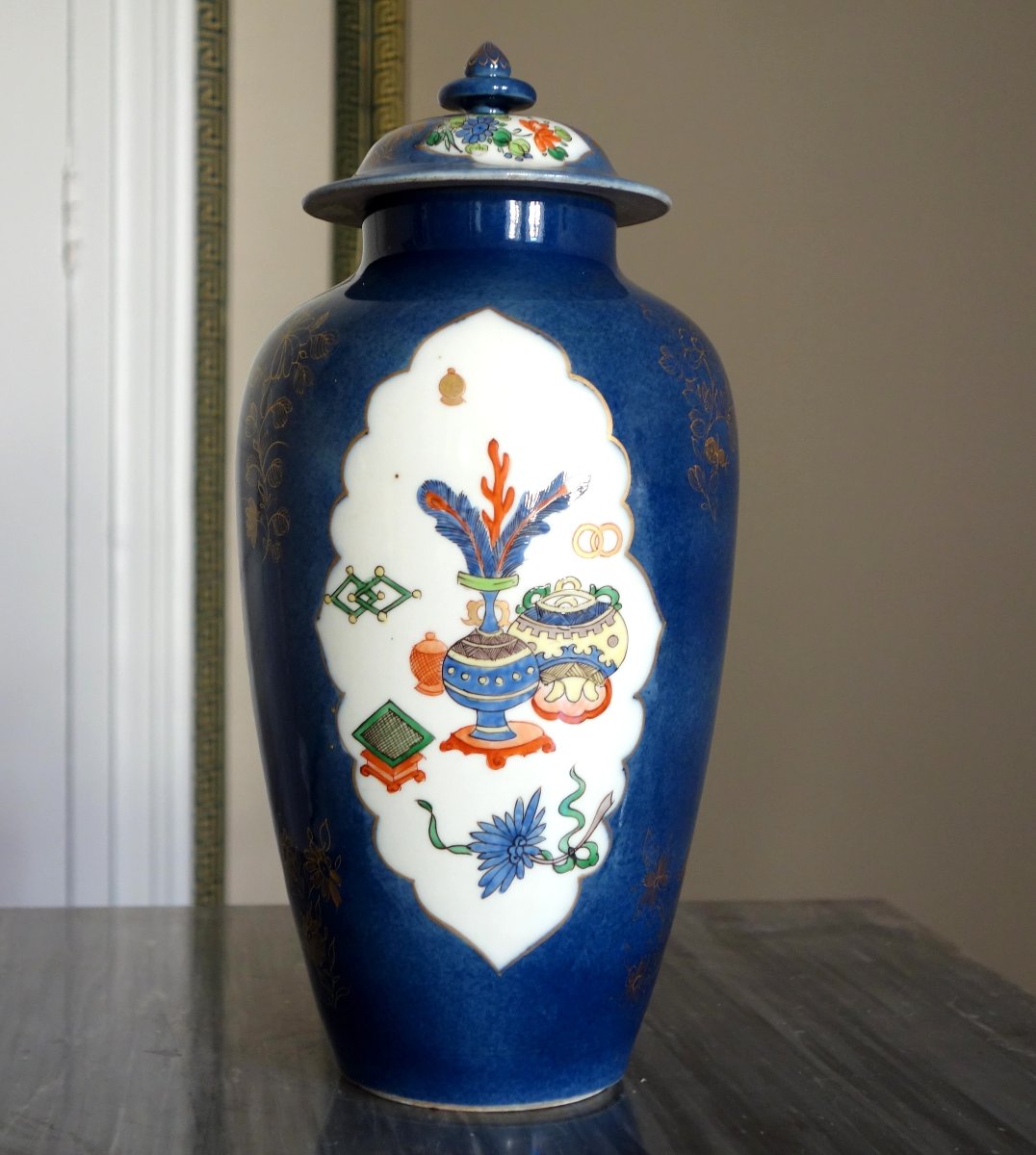 Chine famille rose sur fond bleu - Potiche en porcelaine  début XXe siècle - 29cm-photo-4