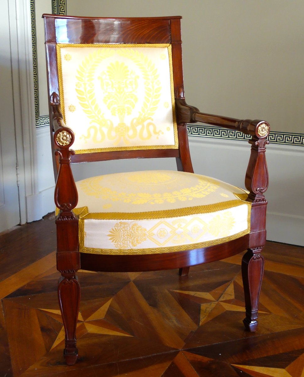 Fauteuil de bureau ou de chambre d'époque Empire en acajou et bronze doré - galons au fil d'or-photo-2