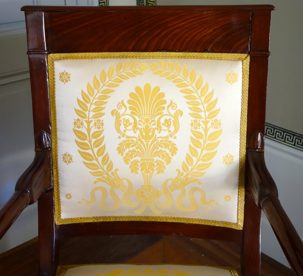 Fauteuil de bureau ou de chambre d'époque Empire en acajou et bronze doré - galons au fil d'or-photo-3