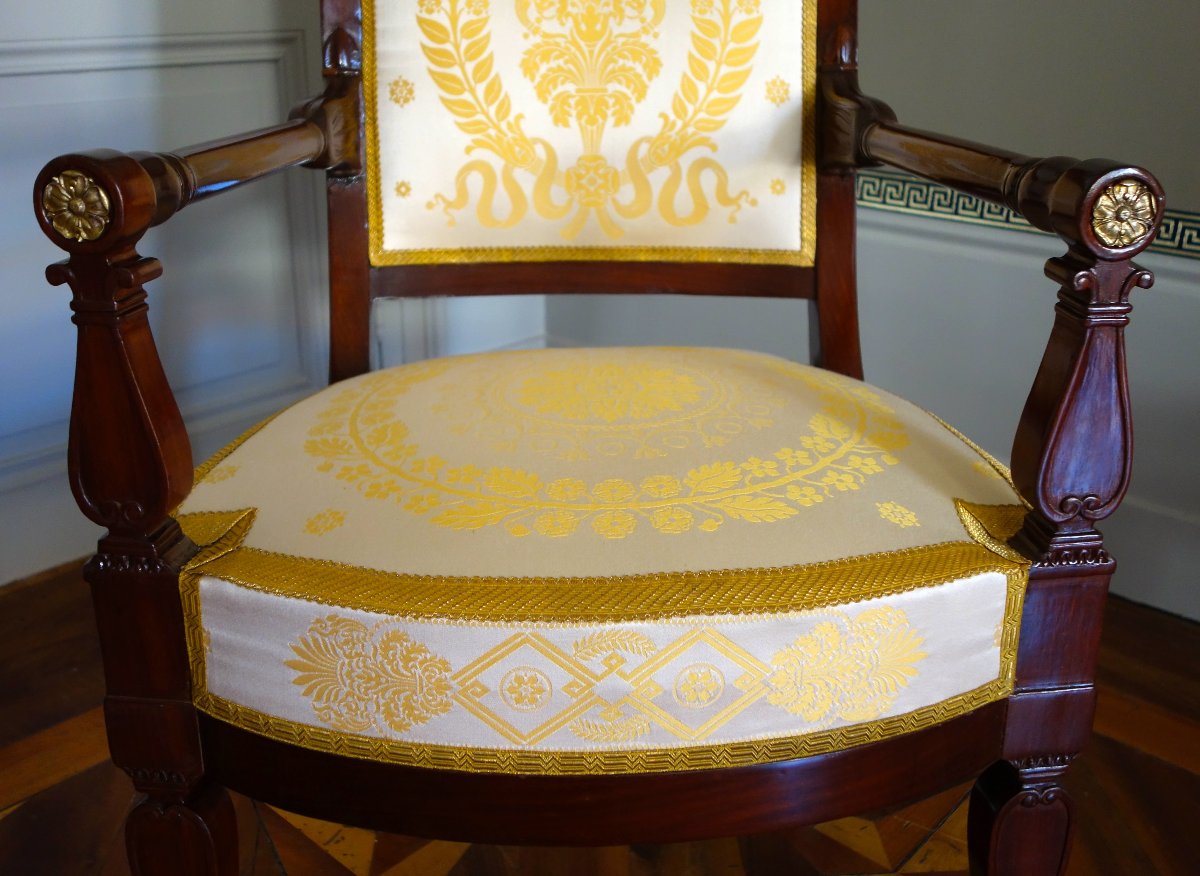 Fauteuil de bureau ou de chambre d'époque Empire en acajou et bronze doré - galons au fil d'or-photo-5