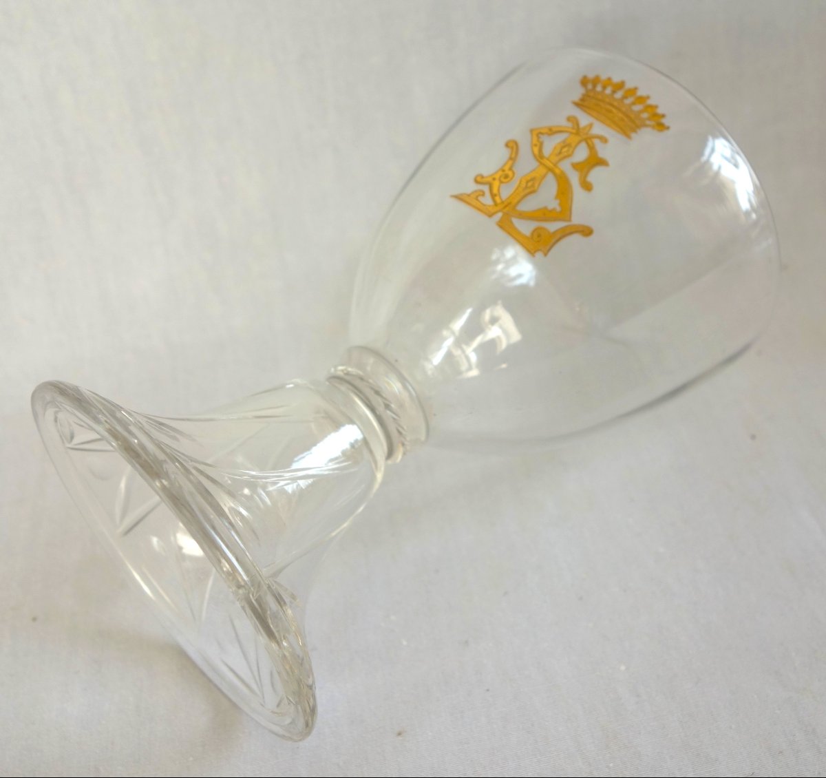 Saint Louis - Glassware Set For 8, 28 Pieces, Cluny Model, Plain With Gold Engraving Featuring A Count's Crown -photo-4